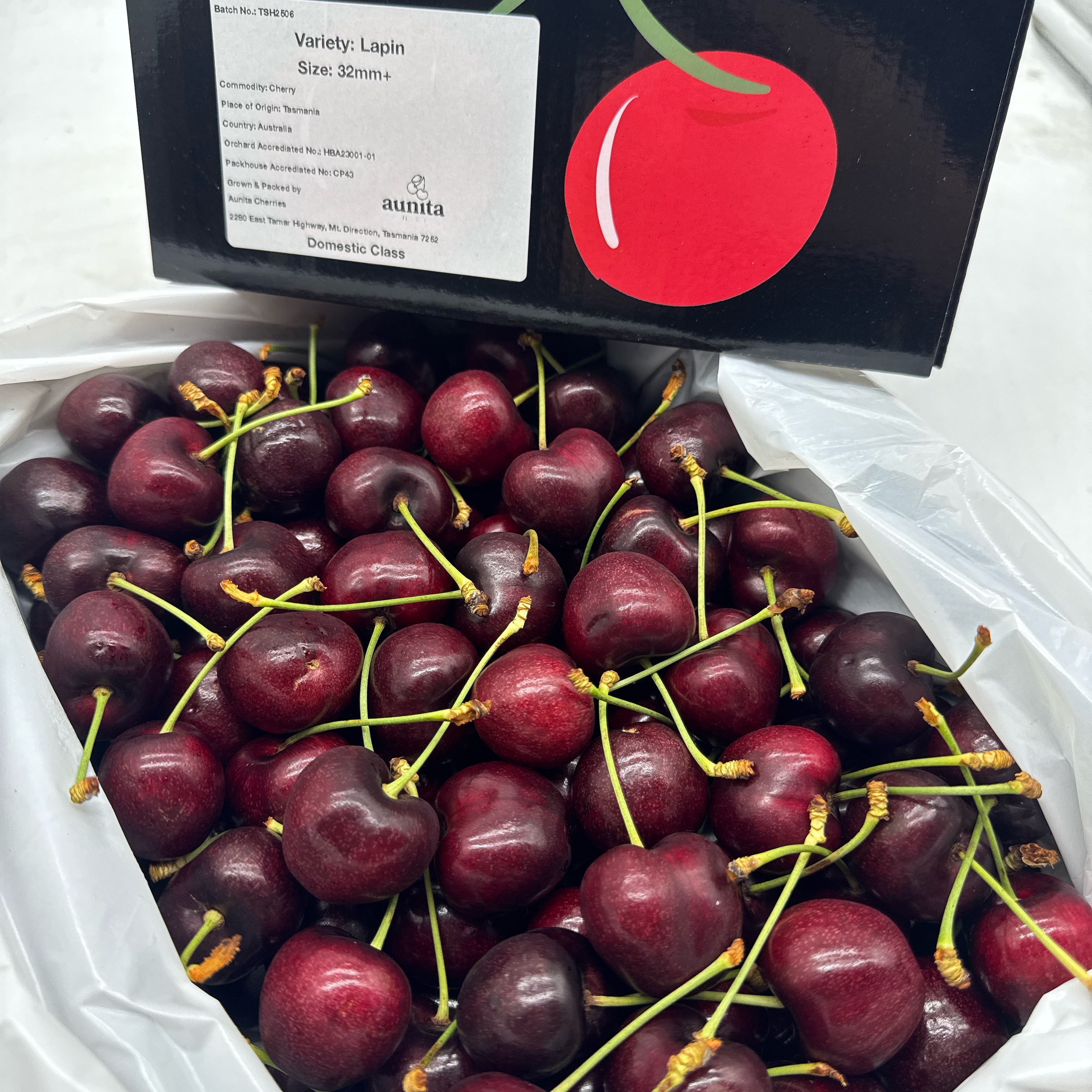 Tasmanian-Lapin-Cherries-Gift-Box---2kg-1