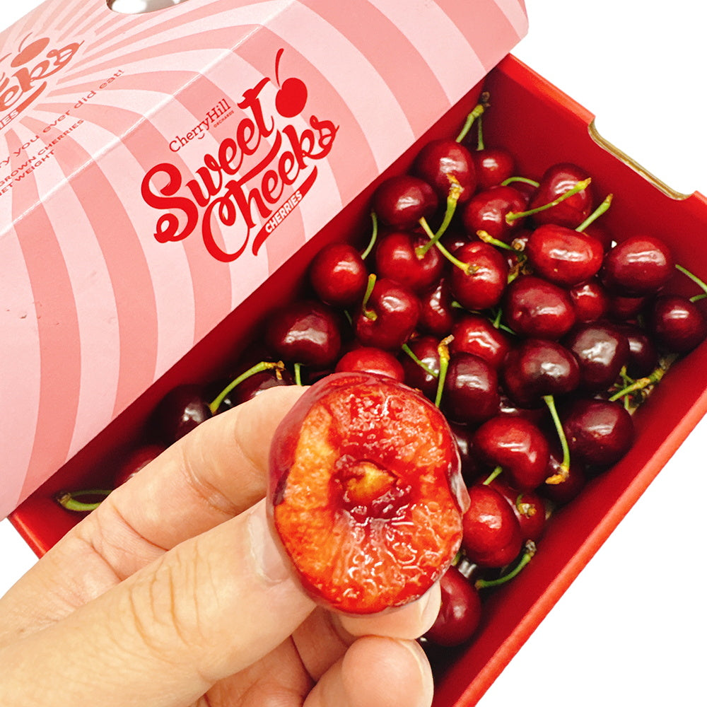 CherryHill-Sweet-Cheeks-Export-Grade-Cherries---30mm+-Gift-Box-1kg-1