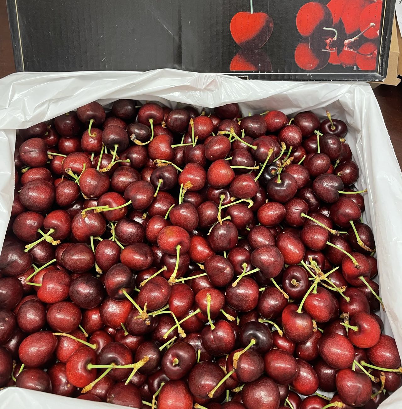 Morada-Imported-Red-Cherries-from-USA---5kg-Box-1