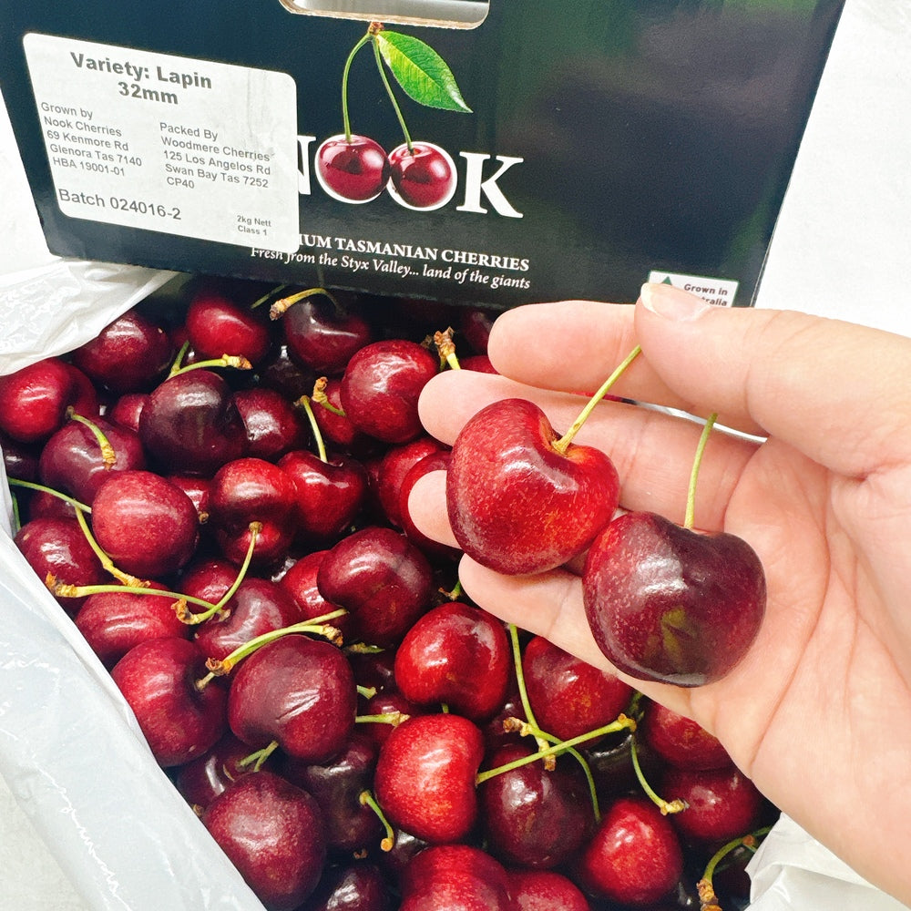 Nook-Lapin-Cherries-Gift-Box---32mm+,-2kg-1