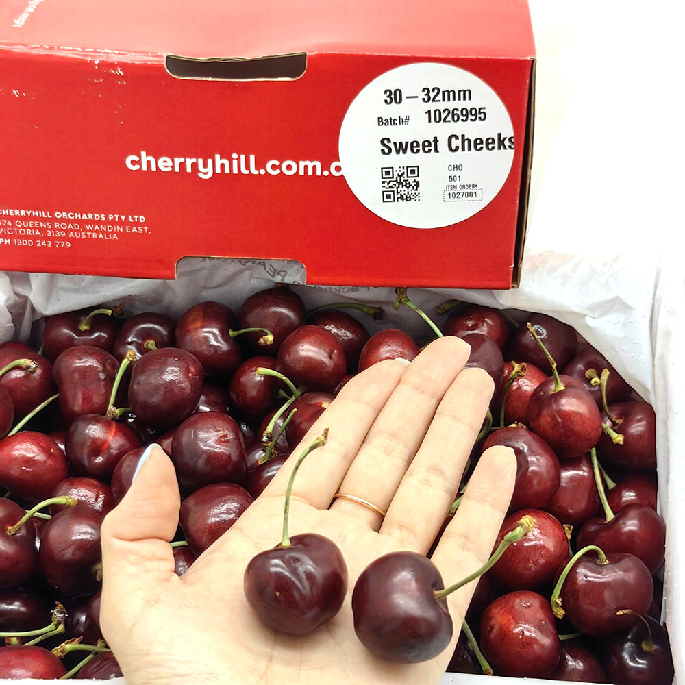 CherryHill-Sweet-Cheeks-Pure-Sweet-Cherries-Gift-Box---32mm+,-2kg-1