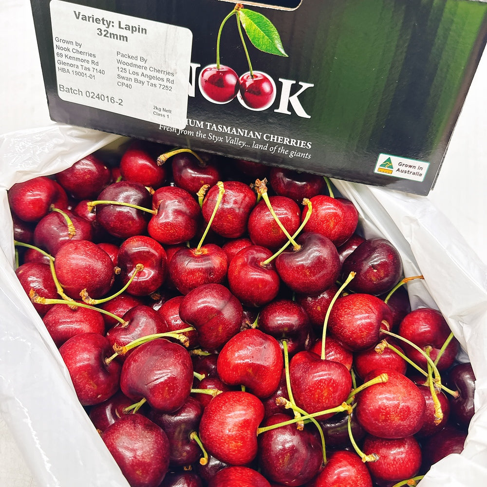 Nook-Lapin-Cherries-Gift-Box---32mm+,-2kg-1